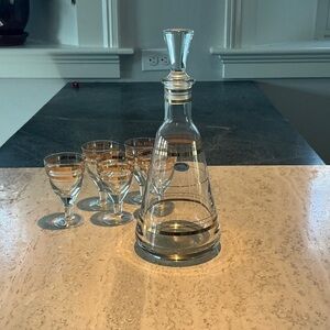 Elegant Glass Decanter Set with Gold Accents